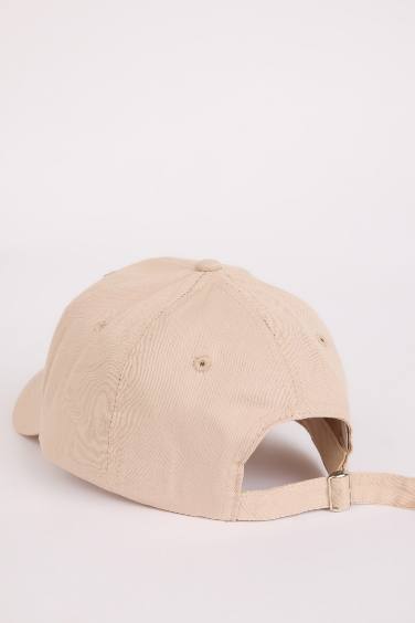 Man Embroidered Cotton Cap