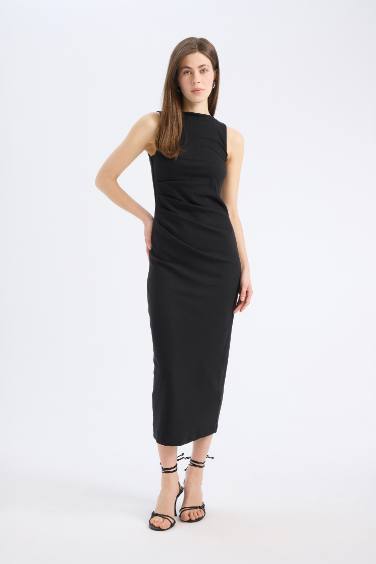 فستان ميدي مضلع بديكون بياقة مدورة بدون كم