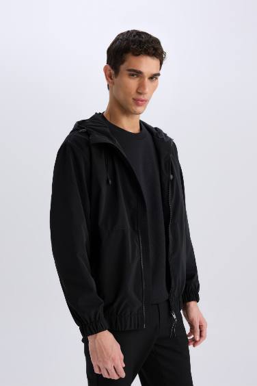 Su İtici Regular Fit Kapüşonlu Fermuarlı Cepli Mevsimlik Baharlık Yağmurluk Mont