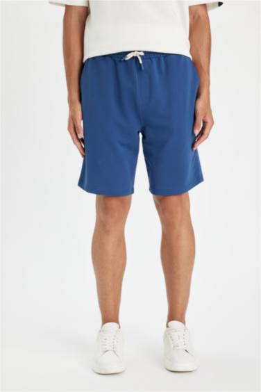 شورت برمودا بيزك قصة عادية