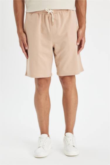 شورت برمودا بيزك قصة عادية