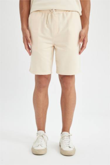 شورت برمودا بيزك قصة عادية