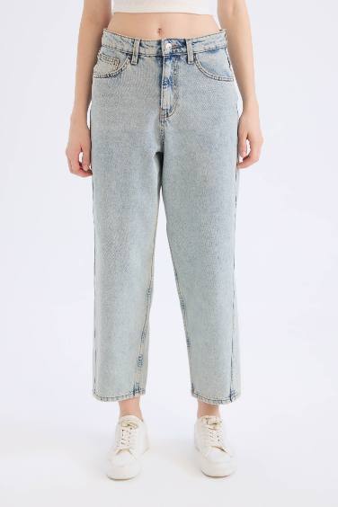 Carrot Fit High Waist Straight Leg Jeans