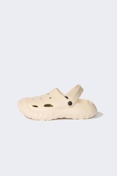 صندل رجالي رمادي بكعب مسطح