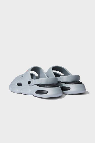 صندل رجالي بكعب مسطح