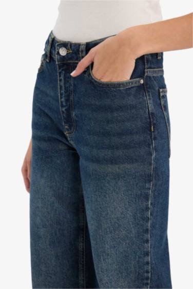 Comfort Straight Yüksek Bel Bilek Boy Jean Yıkamalı Pantolon