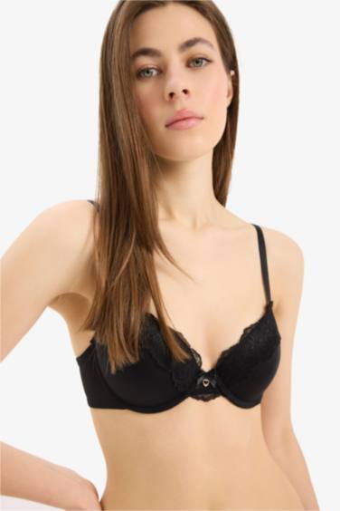 Lace Detailed Padded Push Up Bra