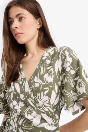 гүлді қайырылатын қысқа жеңді Қысқа жеңді тоқылған көйлек