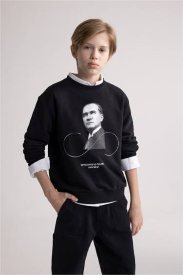 Erkek Çocuk 29 Ekim Cumhuriyet Bayramı Bisiklet Yaka Atatürk Baskılı Sweatshirt