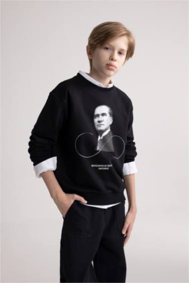 Erkek Çocuk 29 Ekim Cumhuriyet Bayramı Bisiklet Yaka Atatürk Baskılı Sweatshirt
