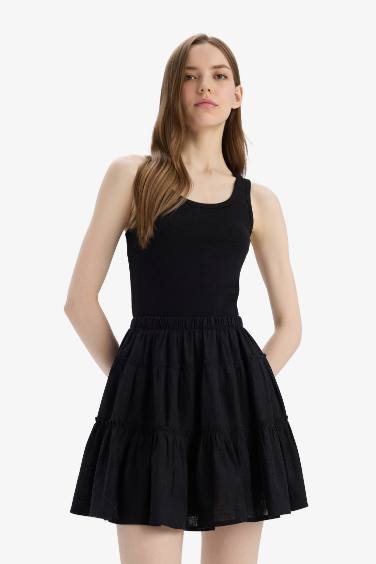 تنورة قصيرة من مزيج الكتان بخصر عادي