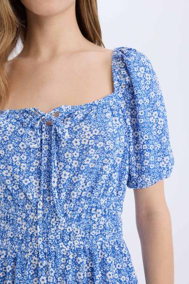 فستان نص كم قصير فلورال القماش المنسوج بياقة مربعة