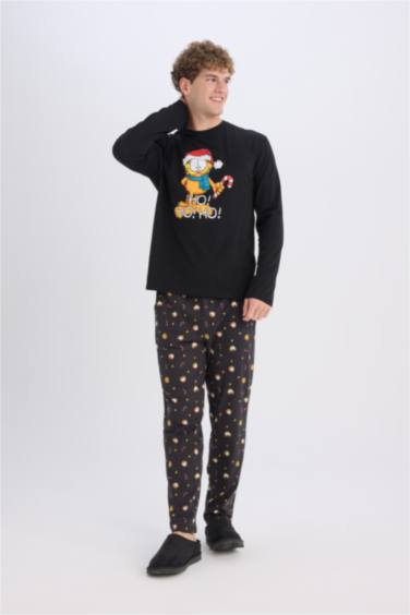 Garfield Christmas Themed Top Bottom 2 Piece Pajama Set