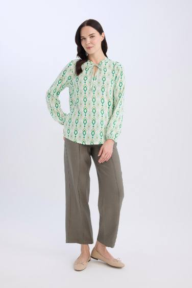 سروال برجل عادي