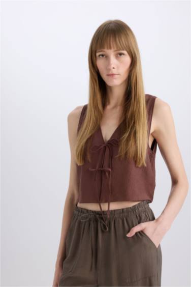 Crop V-Neck Sleeveless Blouse