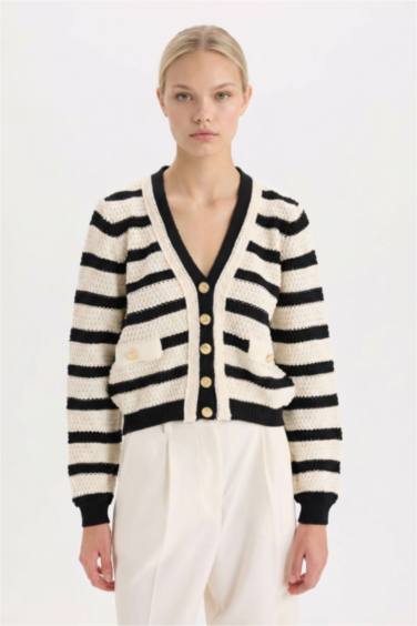 Regular Fit V Yaka Çizgili Düğmeli Triko Hırka