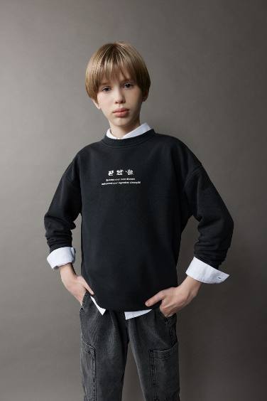 Boy Oversize Fit Back Printed Washed Faded Effect Sweatshirt