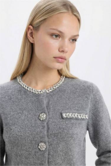 Regular Fit Bisiklet Yaka Taşlı Düğmeli Triko Hırka