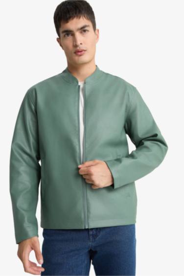 جاكيت جلد صناعي وتر بروف سليم فيت بياقة عالية