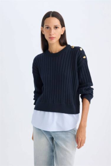 Relax Fit Crew Neck Hem Detailed Knitted Pullover