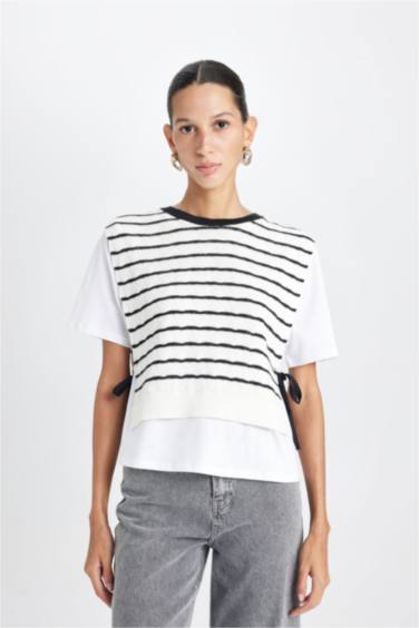 فيست مخطط برباط من الجنب قصة عادية برقبة مستديرة