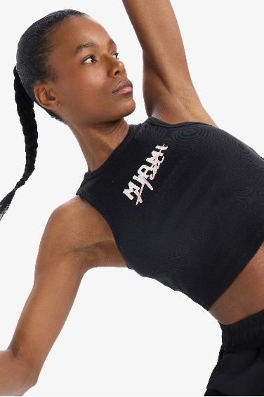 كروب توب رياضي مضلع من ميامي هيت من DeFactoFit