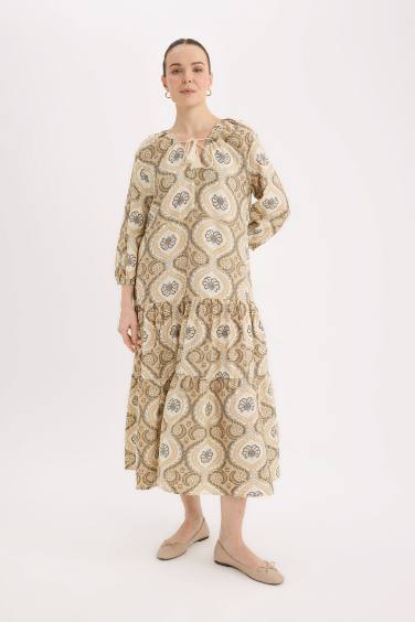 فستان طويل بقصة A بياقة V