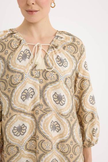 فستان طويل بقصة A بياقة V