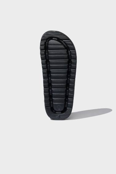 شبشب حريمي إيفا أسود بكعب مسطح بشريط مزدوج