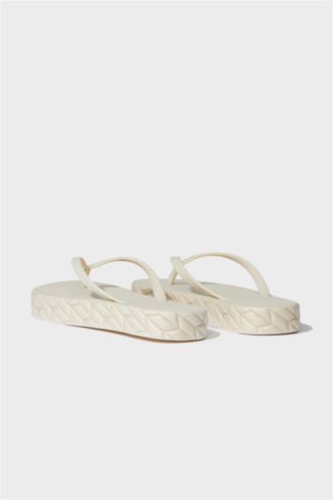 شبشب حريمي فليب فلوب إيفا بيج بكعب مسطح