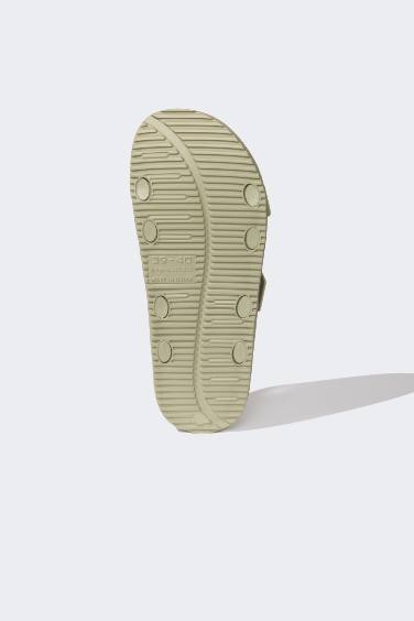 شبشب نسائي جلد صناعي بكعب مسطح