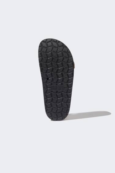 شبشب حريمي جلد صناعي بكعب مسطح