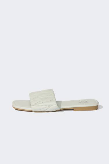 Woman Flat Sole Faux Leather Slippers
