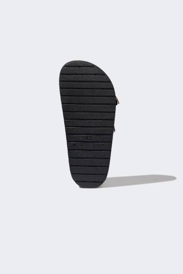 شبشب حريمي جلد صناعي بكعب مسطح