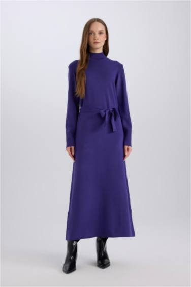 Regular Fit Yarım Balıkçı Yaka Uzun Kollu Bağlama Detaylı Maxi Triko Elbise