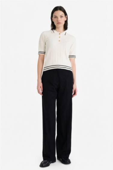 بلوفر تريكو قصة عادية بياقة بولو