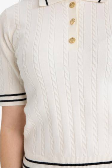 بلوفر تريكو قصة عادية بياقة بولو