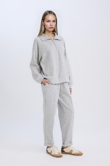 بنطلون بيزك قصة عادية بجيب وخصر مطاطي