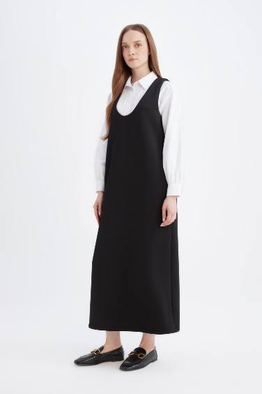 Relax Fit Yuvarlak Yaka Skuba Dalgıç Kumaş Kolsuz Siyah Midi Elbise