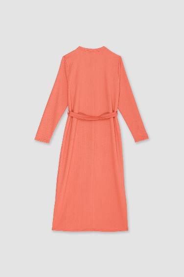 فستان قصة عادية برقبة مستديرة