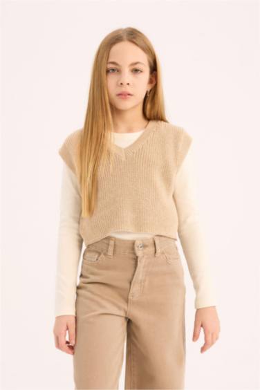 فيست بناتي تريكو بياقة V