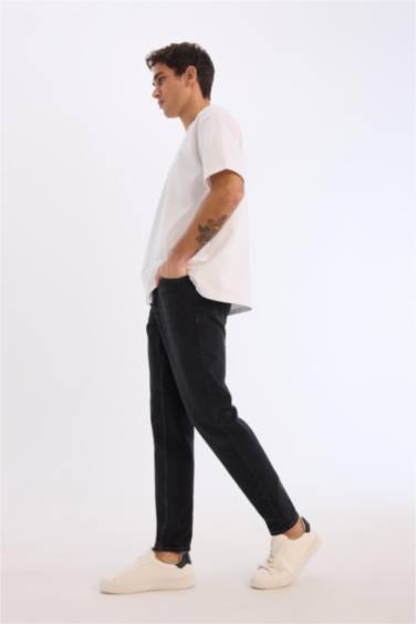 Slim Tapered Fit Normal Waist Tapered Leg Jeans