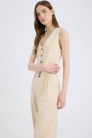 Жилет из смесового льна с V-образным вырезом