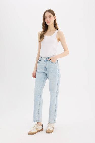Straight Fit Normal Waist Ankle Length Jeans