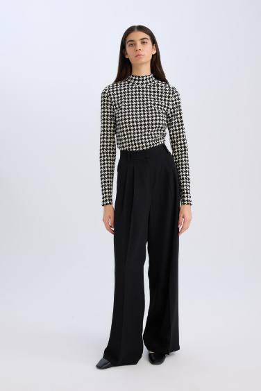 Slim Fit Dar Kesim Yarım Balıkçı Yaka Kazayağı Bürümcük Uzun Kollu Tişört