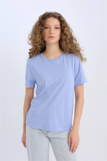 Футболка стандартного кроя с круглым вырезом