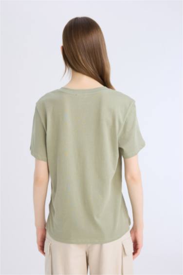 v жаға Қысқа жеңді футболка