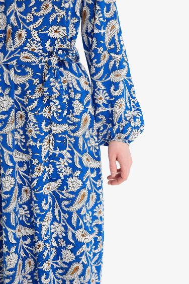 فستان طويل مطبوع قصة عادية بياخة مستديرة بحزام