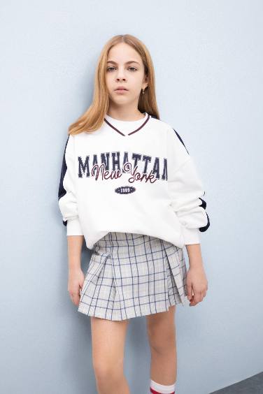 Girl Oversize Fit Crew Neck Slogan Printed Sweatshirt