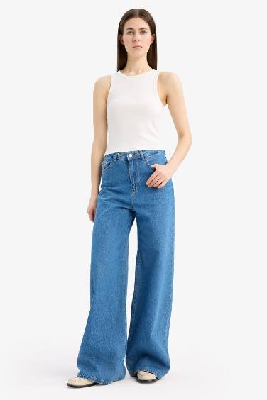 Slim Fit Camisole Crew Neck Tank Top